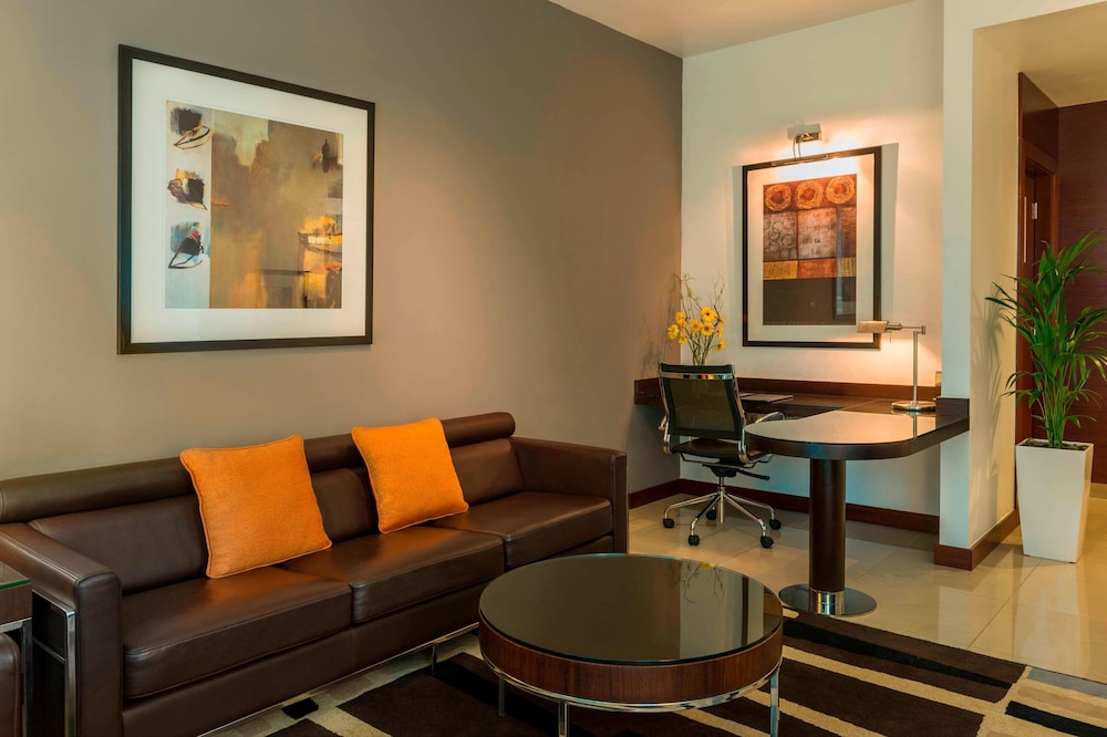 Four Points by Sheraton Sheikh Zayed Road, Dubai Rezervasyon