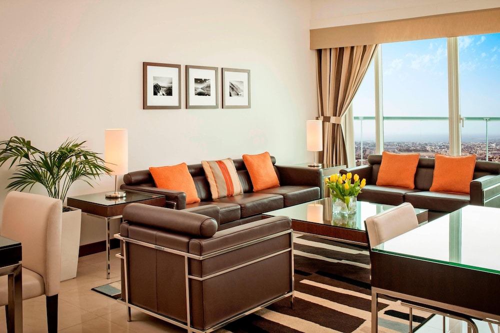 Four Points by Sheraton Sheikh Zayed Road, Dubai Rezervasyon