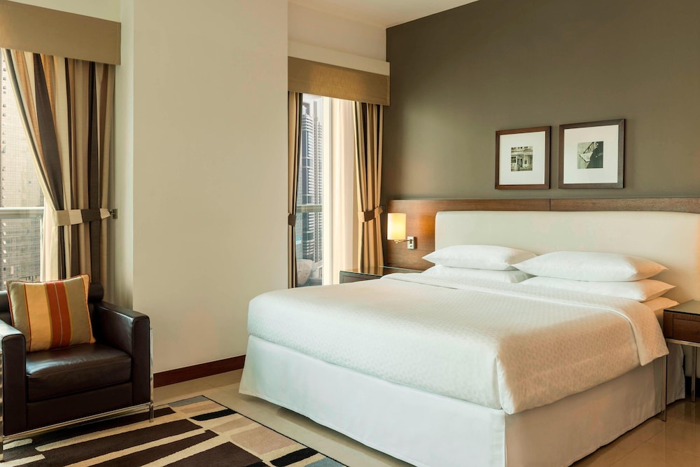 Four Points by Sheraton Sheikh Zayed Road, Dubai Rezervasyon