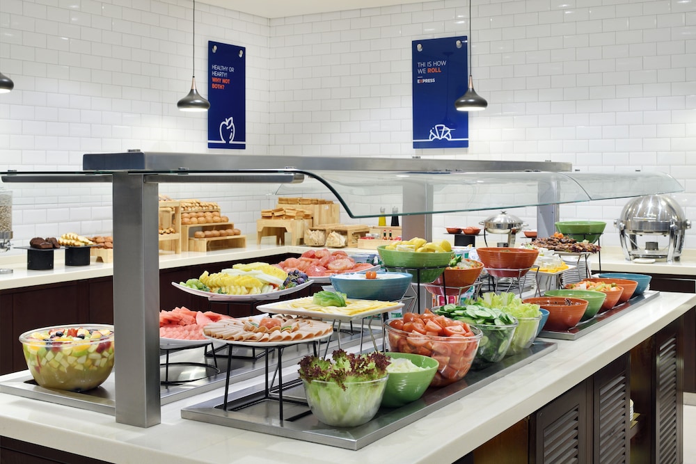 Holiday Inn Express Dubai Internet City Rezervasyon