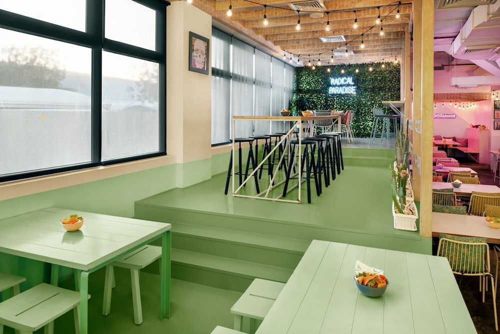 Holiday Inn Express Dubai Safa Park Rezervasyon