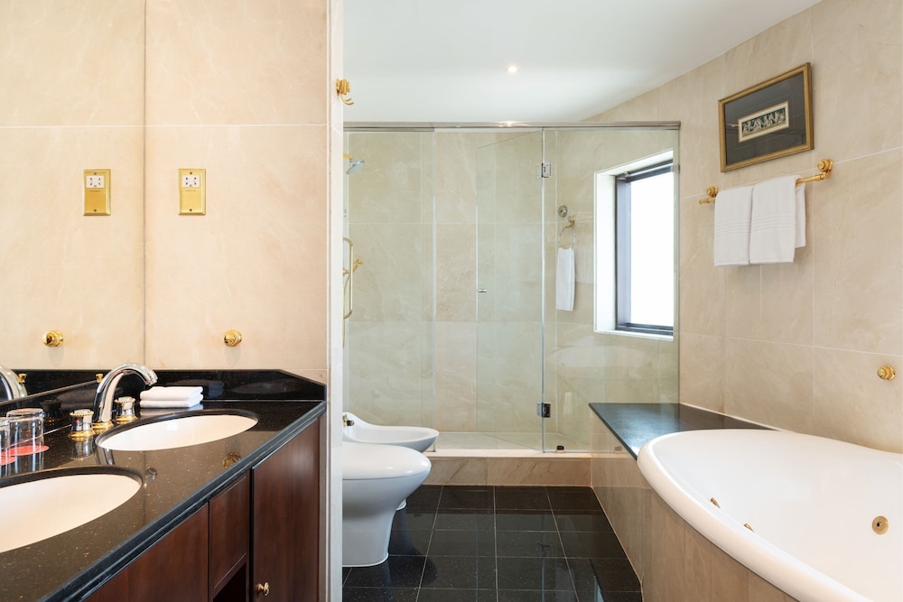 Majestic Cove Hotel Rezervasyon