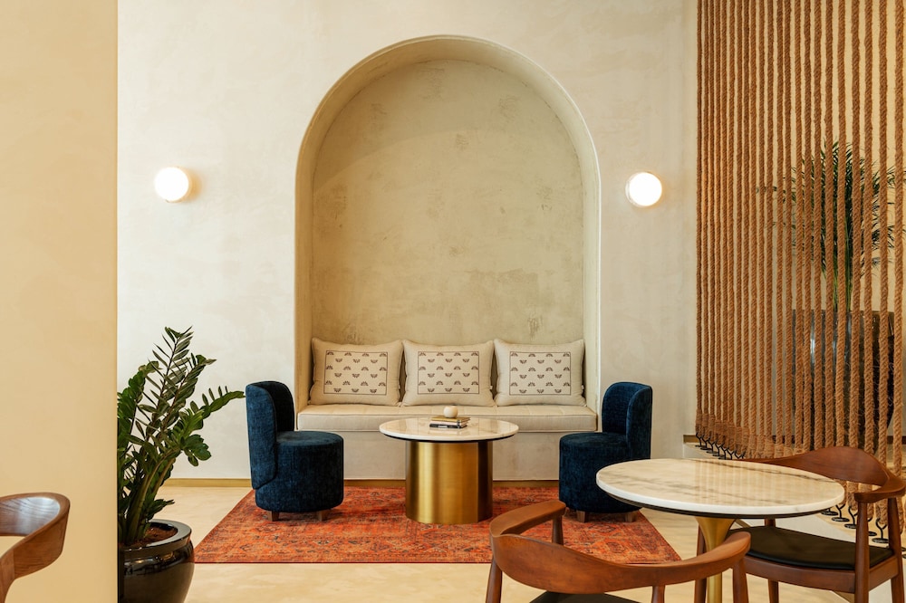 Majestic Cove Hotel Rezervasyon