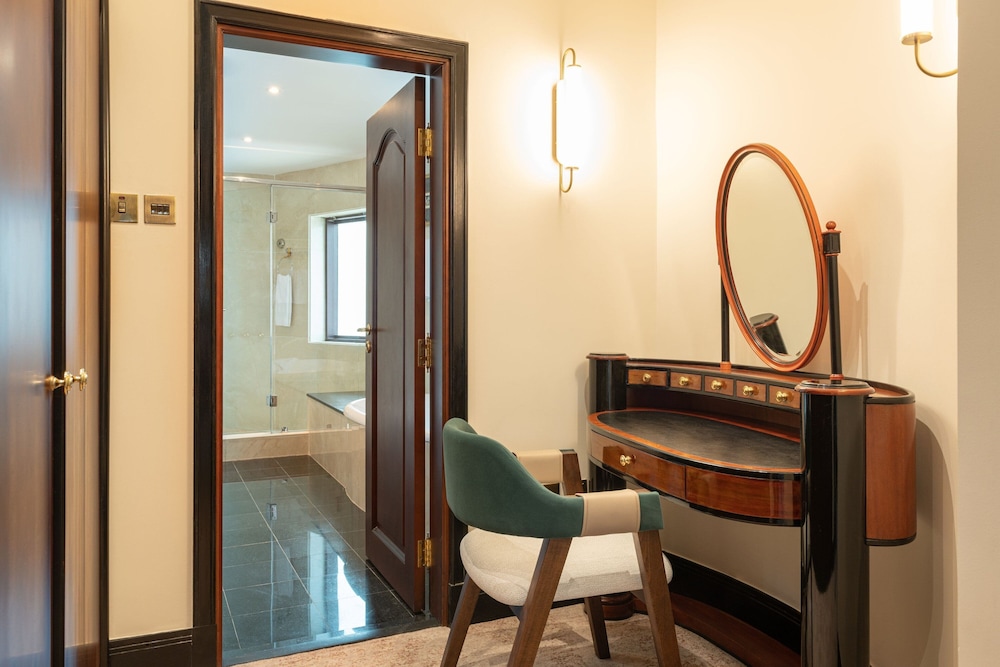 Majestic Cove Hotel Rezervasyon