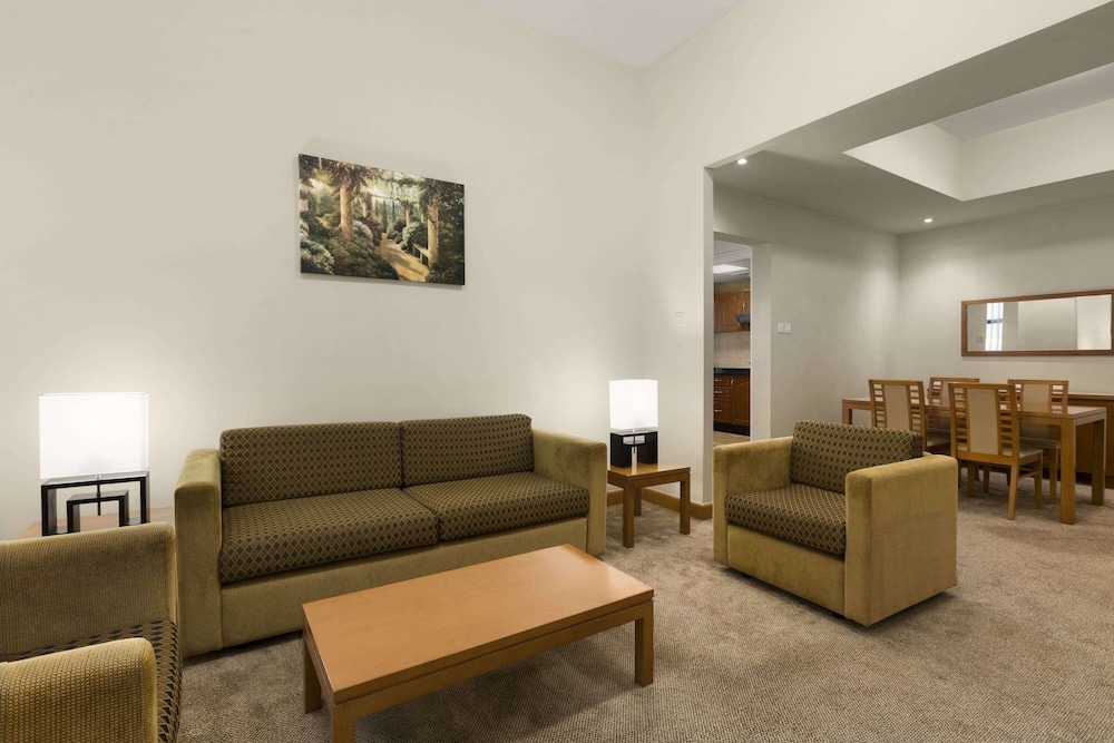 Ramada Hotel & Suites by Wyndham Ajman Rezervasyon