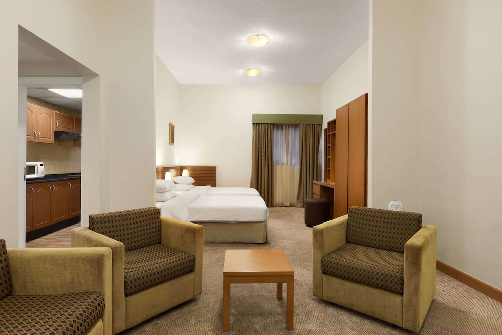 Ramada Hotel & Suites by Wyndham Ajman Rezervasyon