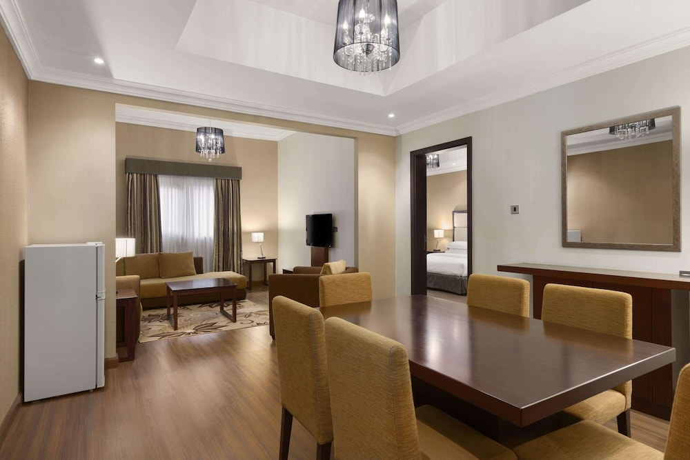Ramada Hotel & Suites by Wyndham Ajman Rezervasyon