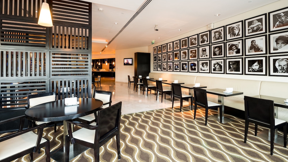 Holiday Inn Express Dubai Airport Rezervasyon