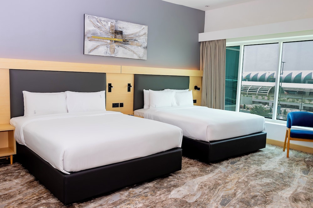 Holiday Inn Express Dubai Airport Rezervasyon