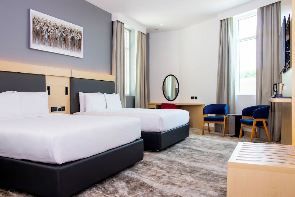 Holiday Inn Express Dubai Airport Rezervasyon