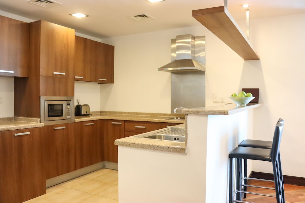 La Suite Dubai Hotel & Apartments Rezervasyon