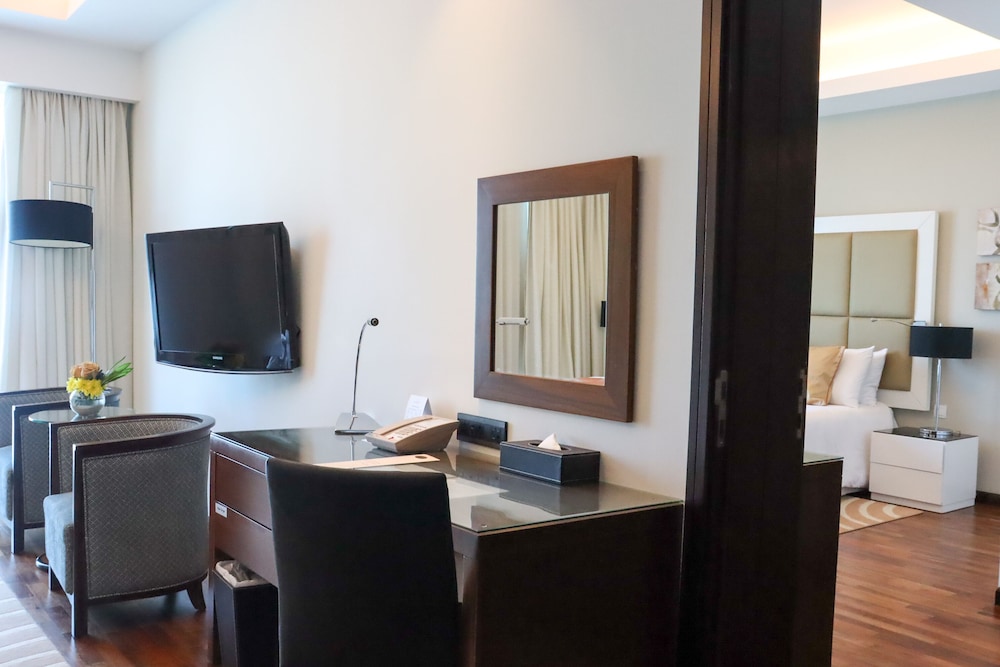 La Suite Dubai Hotel & Apartments Rezervasyon