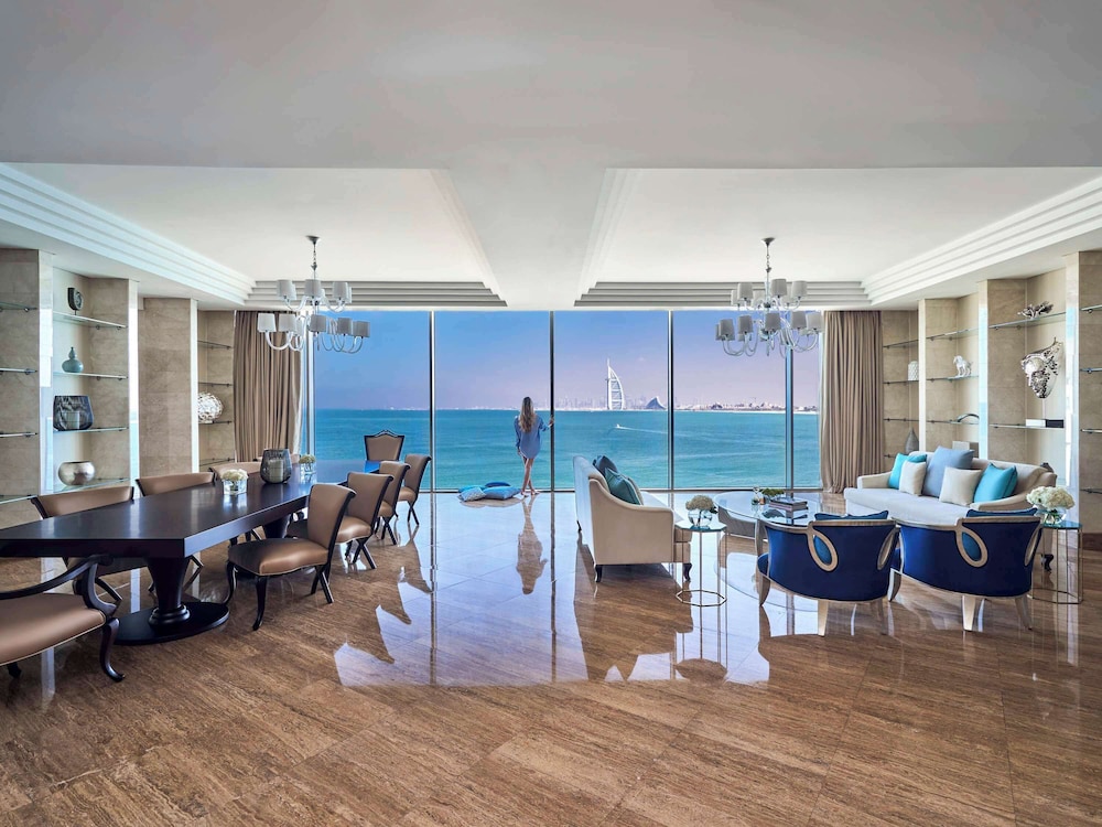 Rixos The Palm Hotel & Suites Rezervasyon