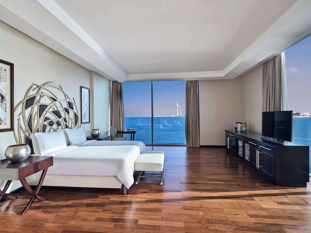Rixos The Palm Hotel & Suites Rezervasyon