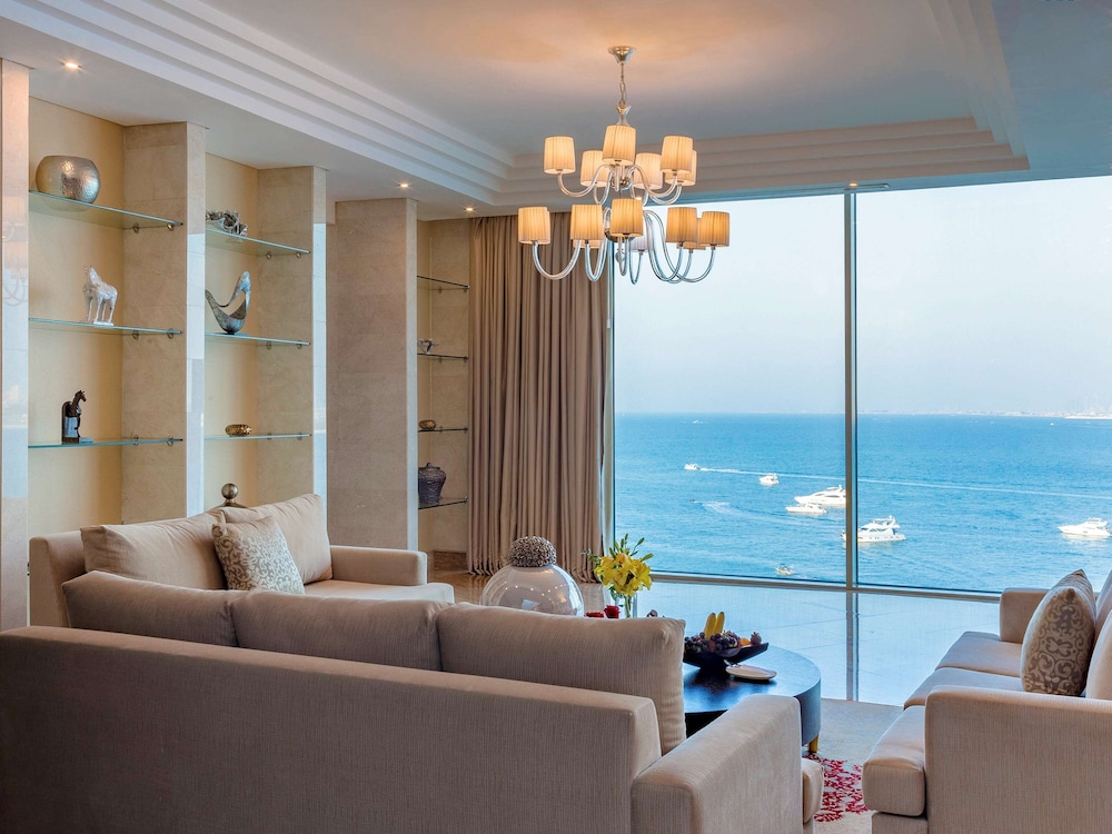 Rixos The Palm Hotel & Suites Rezervasyon