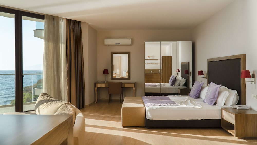 Ladies Beach Suit Otel Rezervasyon