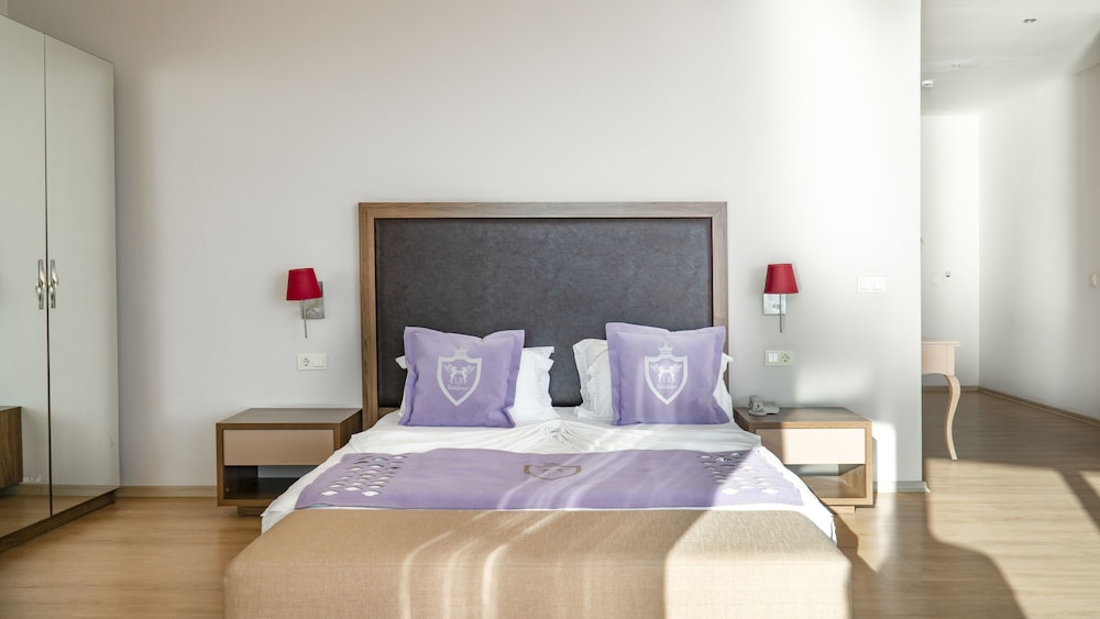 Ladies Beach Suit Otel Rezervasyon