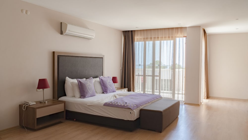 Ladies Beach Suit Otel Rezervasyon