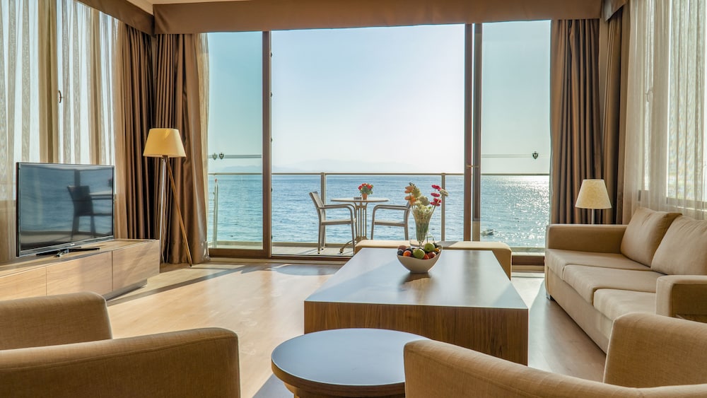 Ladies Beach Suit Otel Rezervasyon