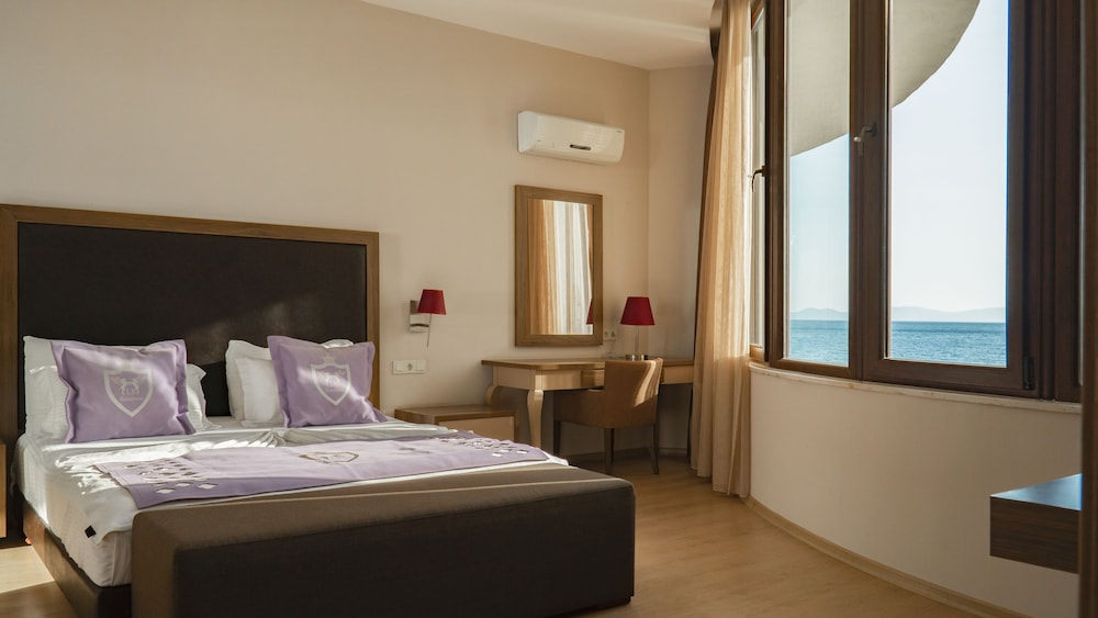 Ladies Beach Suit Otel Rezervasyon