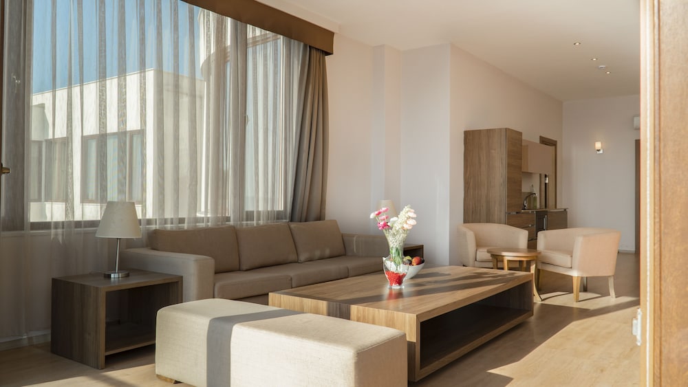 Ladies Beach Suit Otel Rezervasyon