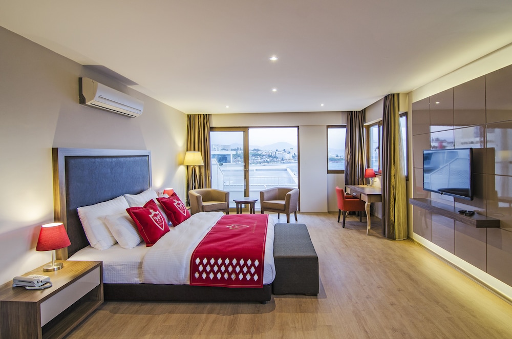 Ladies Beach Suit Otel Rezervasyon