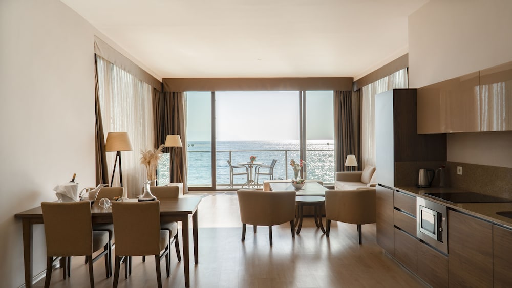 Ladies Beach Suit Otel Rezervasyon