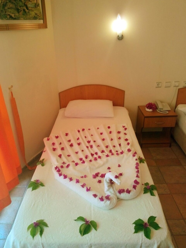 Art Hotel Kusadasi Rezervasyon