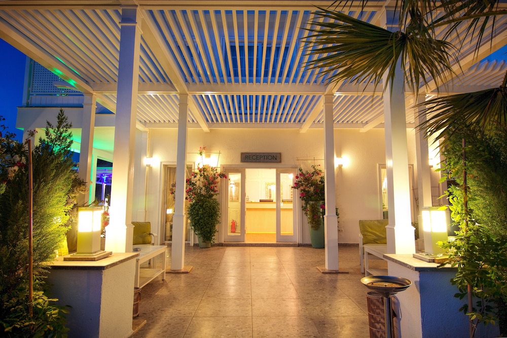 Poseidon Boutique Hotel  & Yacht Club Rezervasyon