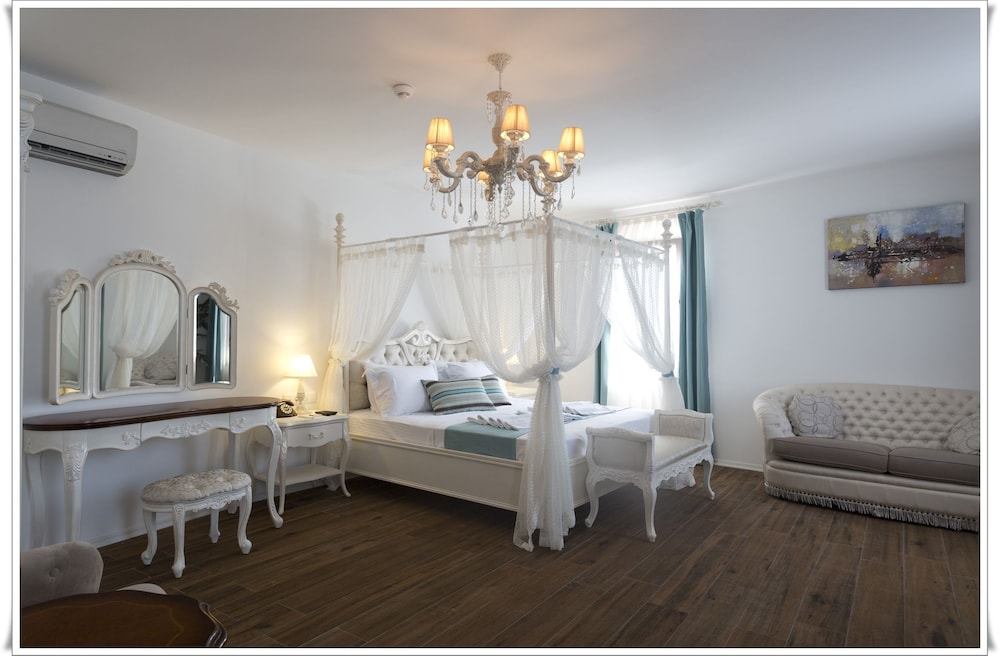 Poseidon Boutique Hotel  & Yacht Club Rezervasyon