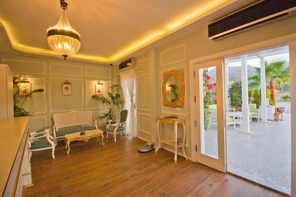 Poseidon Boutique Hotel  & Yacht Club Rezervasyon