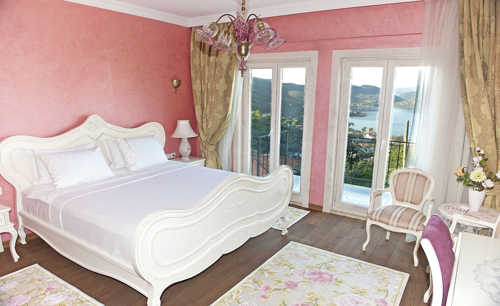 Swan Lake Boutique Hotel Rezervasyon