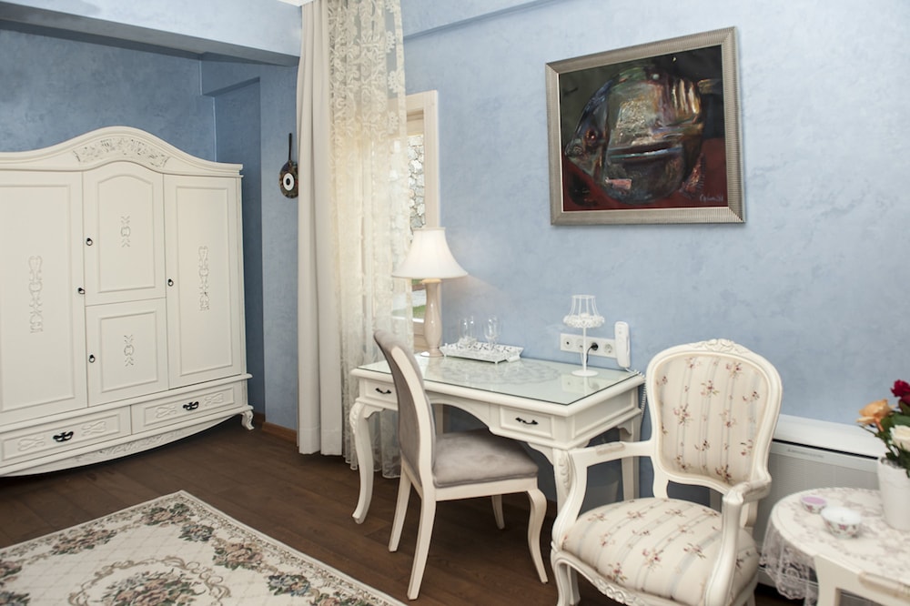 Swan Lake Boutique Hotel Rezervasyon