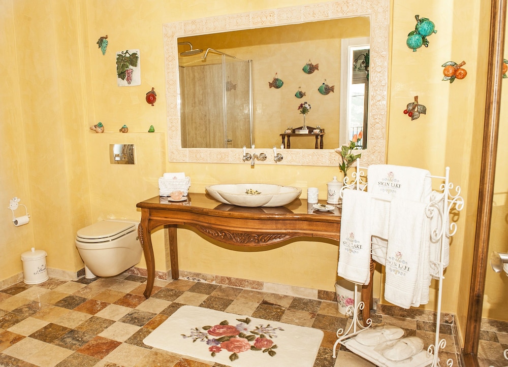 Swan Lake Boutique Hotel Rezervasyon