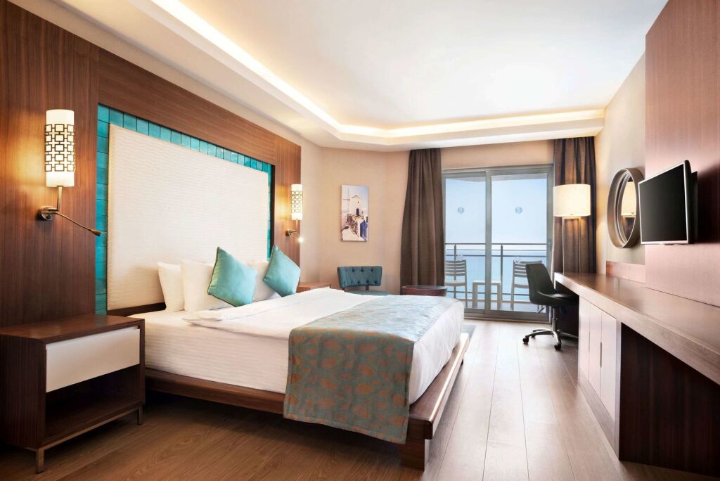 Ramada Hotel & Suites by Wyndham Kusadasi Rezervasyon