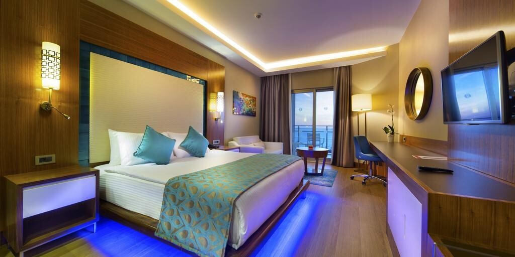 Ramada Hotel & Suites by Wyndham Kusadasi Rezervasyon
