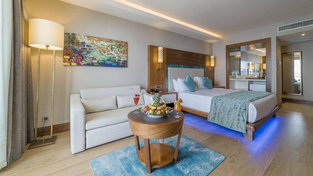 Ramada Hotel & Suites by Wyndham Kusadasi Rezervasyon