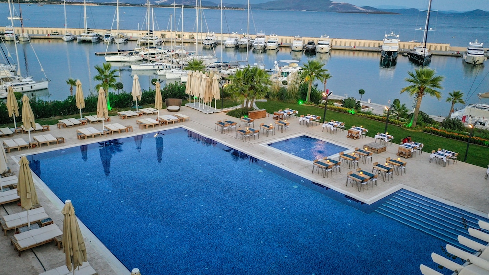 Yacht Club Rezervasyon