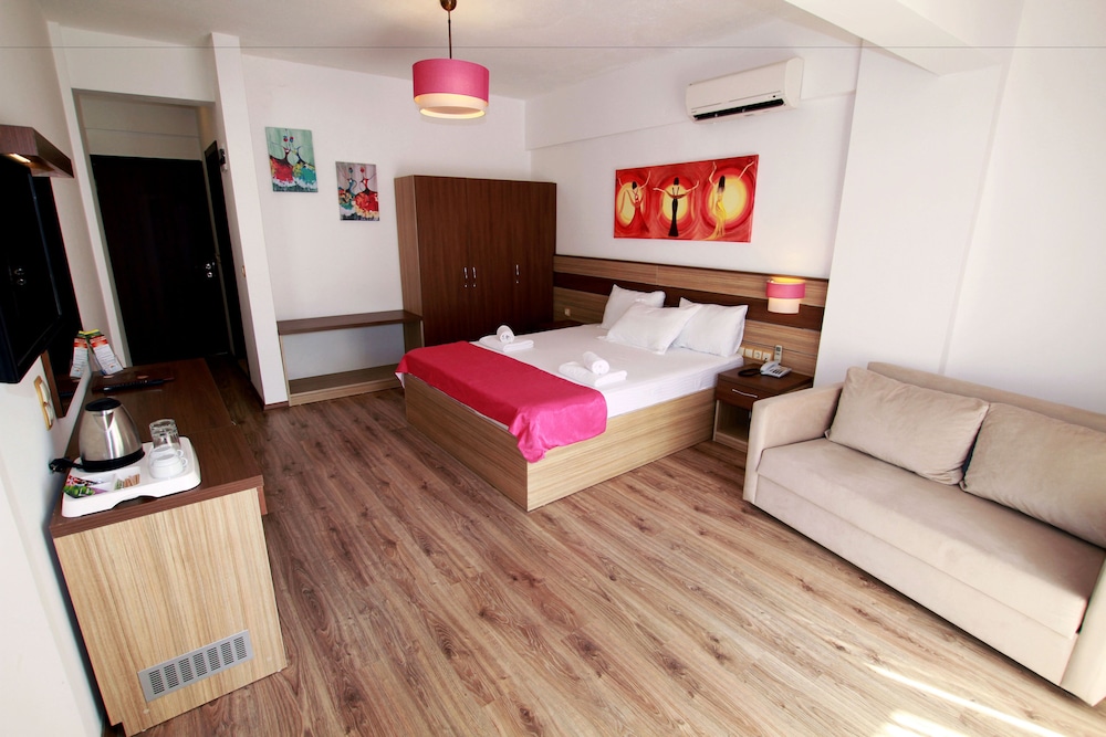 Pyara Hotel Rezervasyon