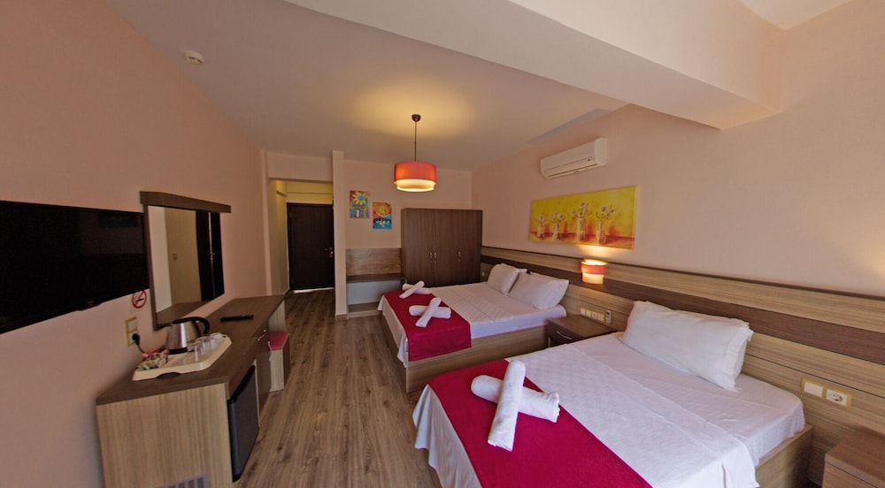 Pyara Hotel Rezervasyon