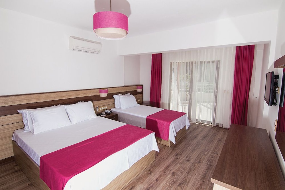 Pyara Hotel Rezervasyon