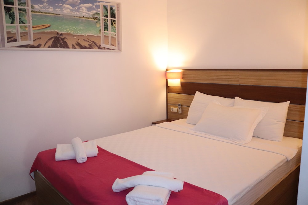 Pyara Hotel Rezervasyon