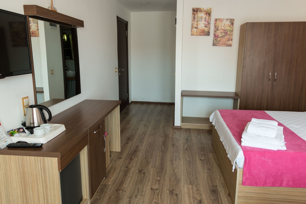 Pyara Hotel Rezervasyon