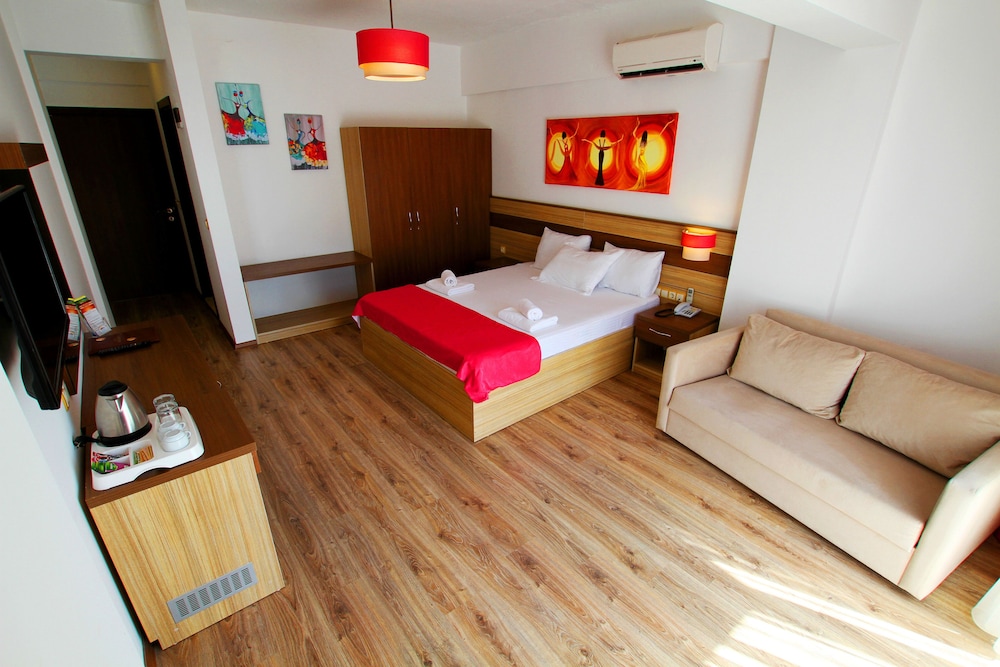 Pyara Hotel Rezervasyon