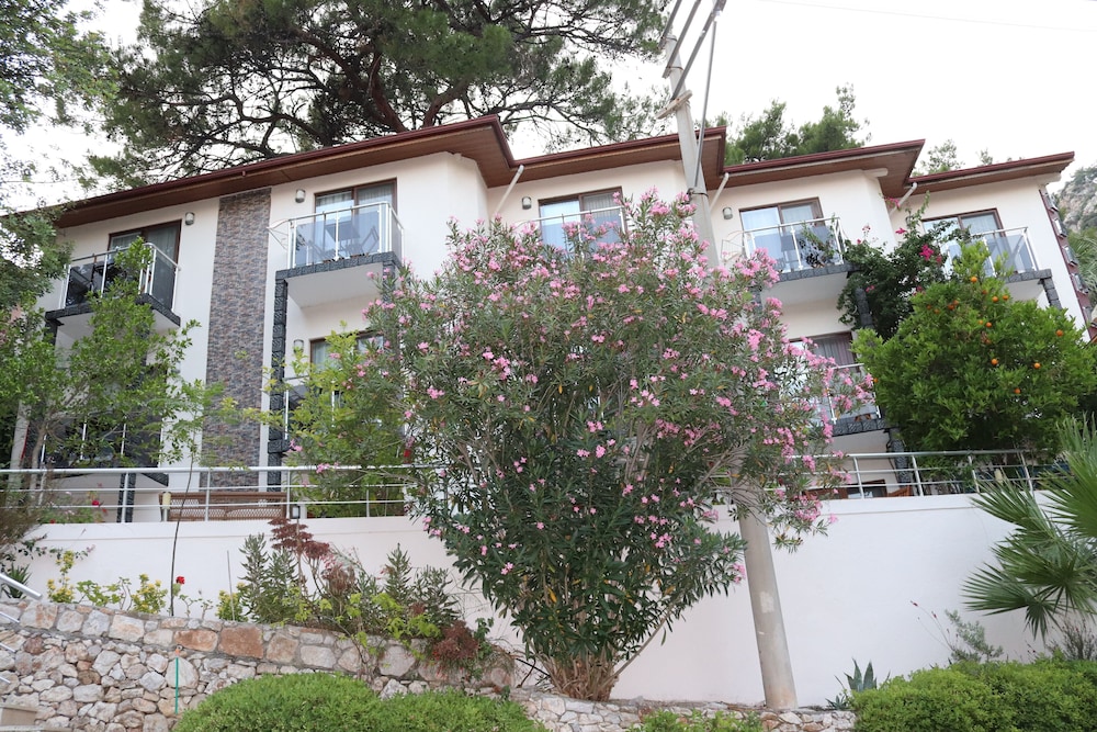 Pyara Hotel Rezervasyon