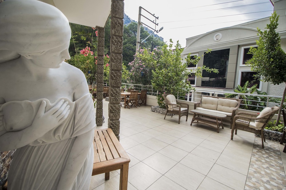 Pyara Hotel Rezervasyon