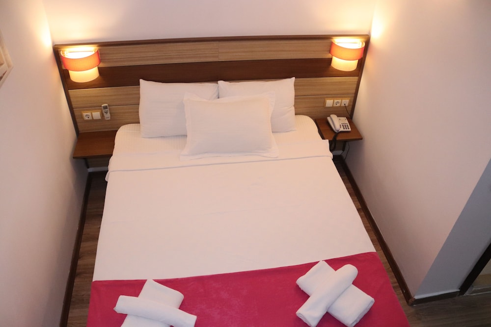 Pyara Hotel Rezervasyon