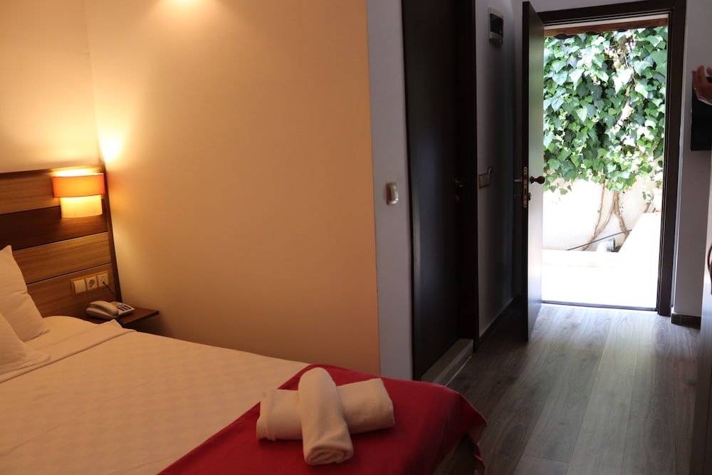 Pyara Hotel Rezervasyon