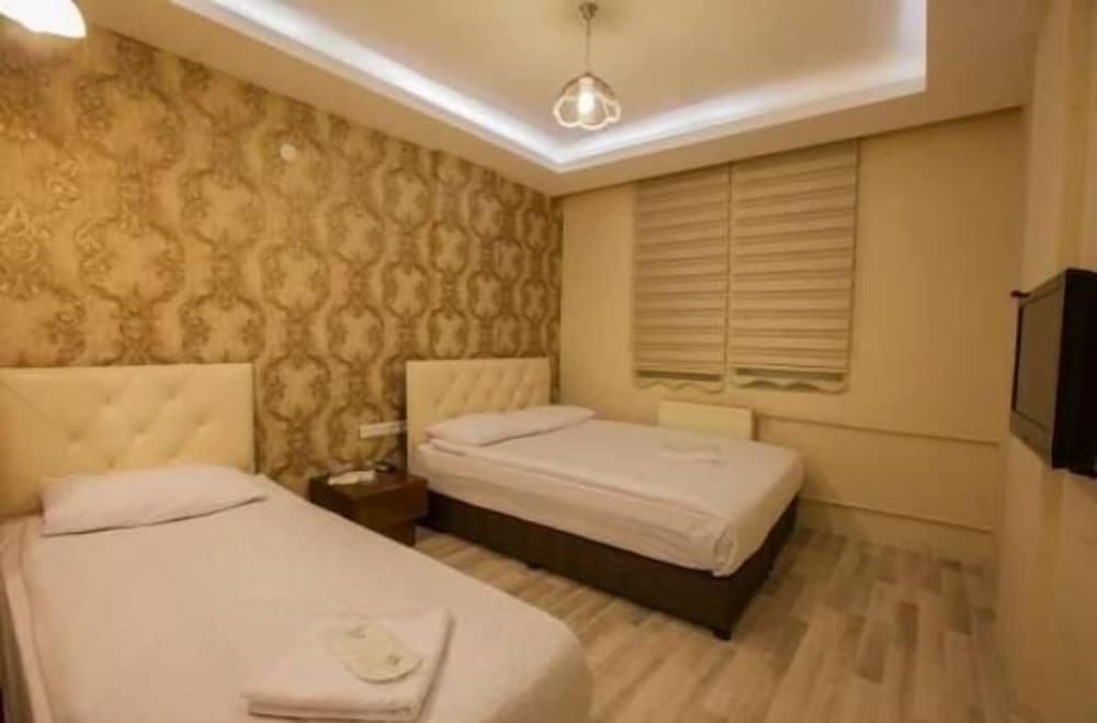 Hotel Seven Brothers Rezervasyon