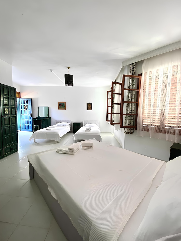 Akdeniz Hotel Rezervasyon